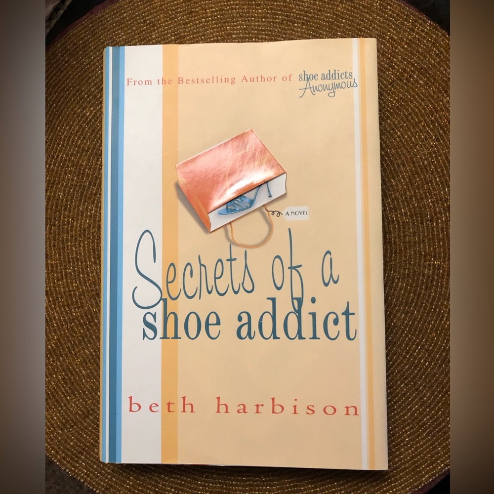BOOK💜💜3/$15 Sale💜💜’Secrets of a Shoe Addict’ by Beth Harbison3